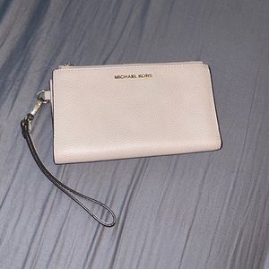 michael kors wristlet wallet